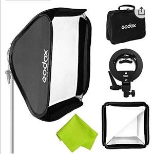 Never used. Perfect condition. Universal Softbox Photography